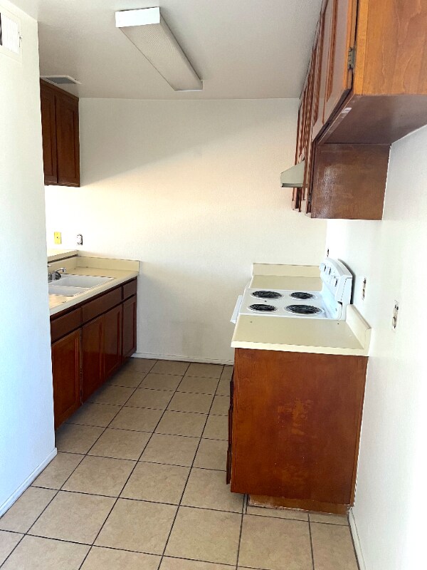 Building Photo - 360 N San Antonio Ave