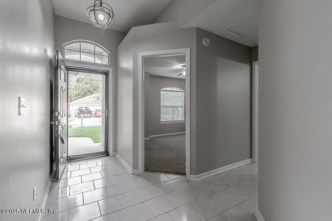 Foto del edificio - 326 Wildberry Ct