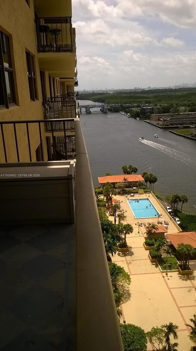 Building Photo - 290 174th St