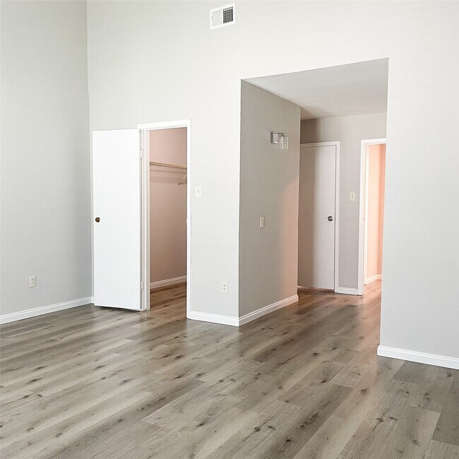 Foto del edificio - 8718 Victorian Village Dr