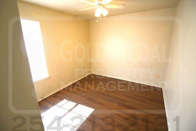 Foto del edificio - 2807 Leroy Cir