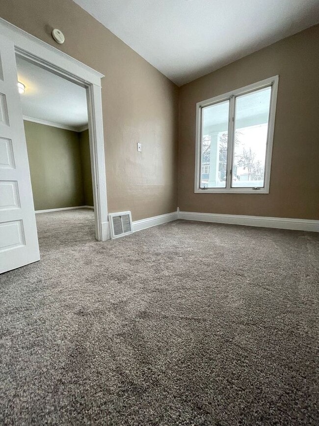 Building Photo - 25 2nd St NW