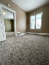 Building Photo - 25 2nd St NW