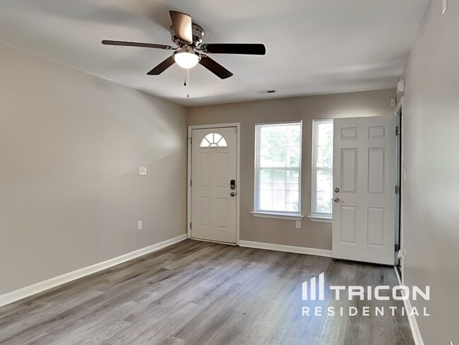 Foto del edificio - 6215 Rockwell Blvd W