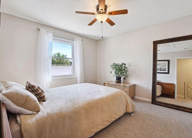 Foto del edificio - Charming & Spacious 3-Bedroom Home for Rent in Shakopee