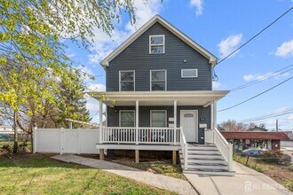 Building Photo - 816 King Georges Rd