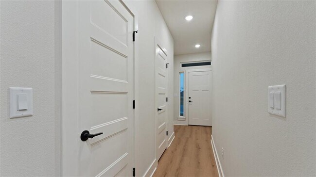 Foto del edificio - 1861 Lapis Ave