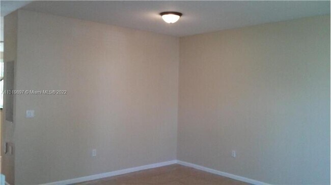 Building Photo - 2556 SW 83rd Ave