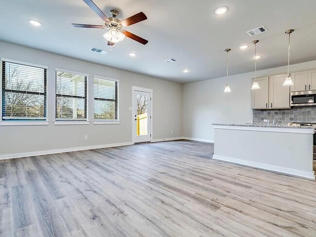 Building Photo - 515 Fieldwood Dr