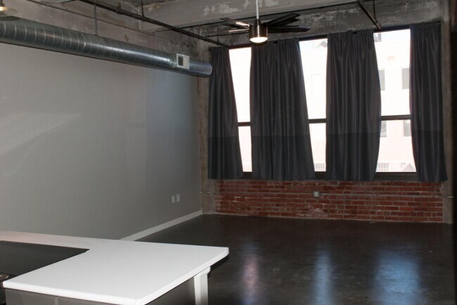 Foto del edificio - 715 May St