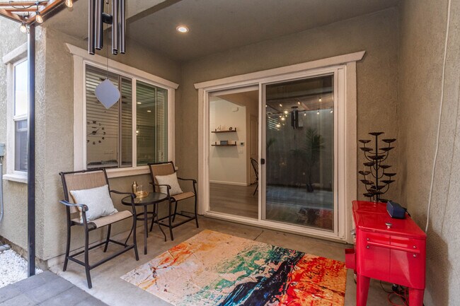 Foto del edificio - 4412 Natomas Central Dr