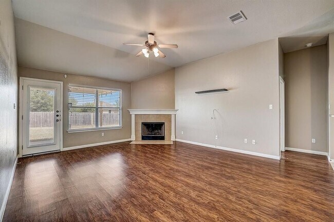 Building Photo - 204 Kerley Dr