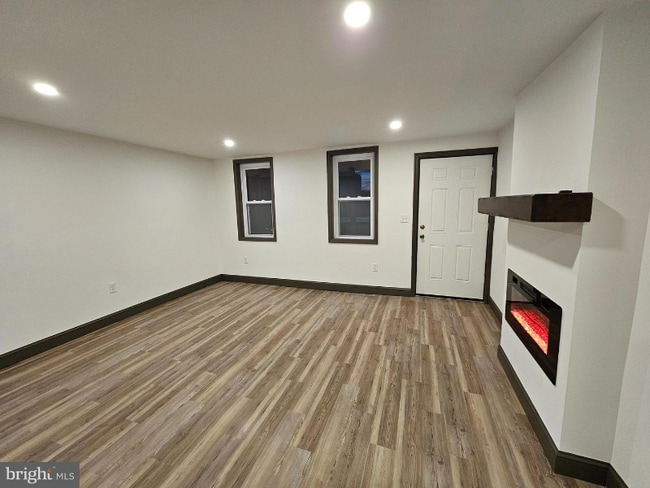 Building Photo - 211 S 2nd St