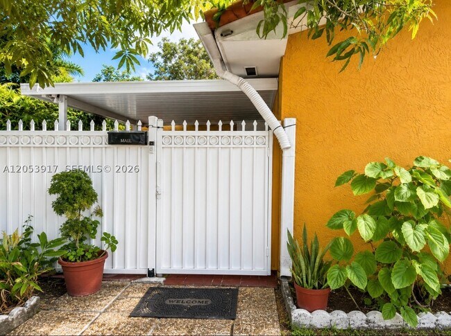 Foto del edificio - 6425 SW 107th Ave