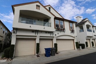 Building Photo - 16921 Meadowlark Ridge Rd