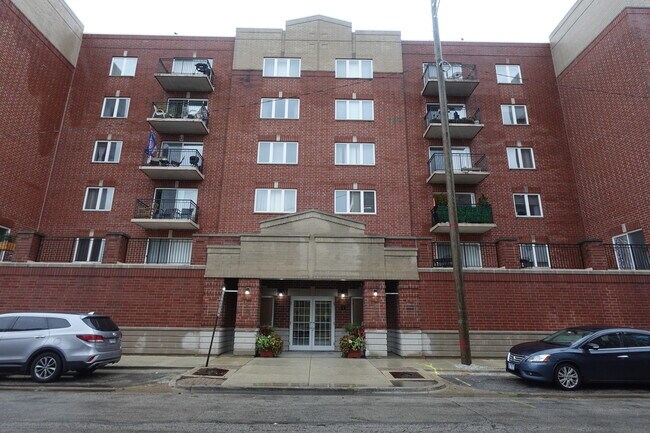 Building Photo - 3303 Grove Ave