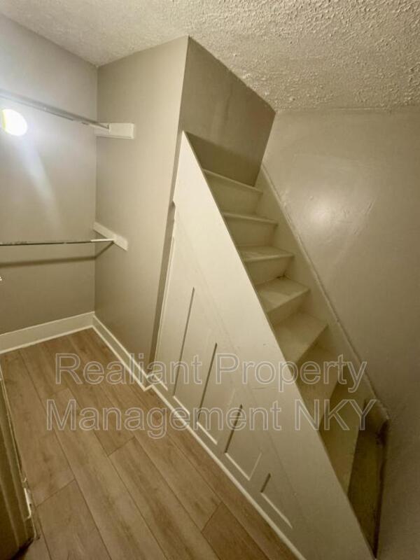 Building Photo - 218 E 12th St