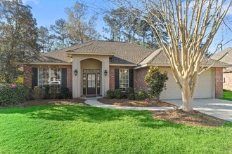 Building Photo - 405 Highland Oaks S
