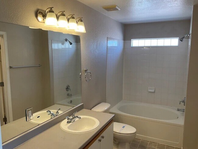 Foto del edificio - 4703 Orleans St