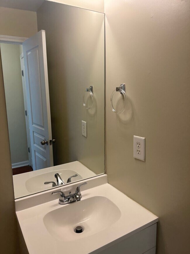 Building Photo - 05-203 Doddi