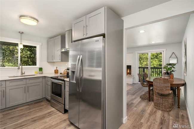 Building Photo - 6534 25th Ave SW
