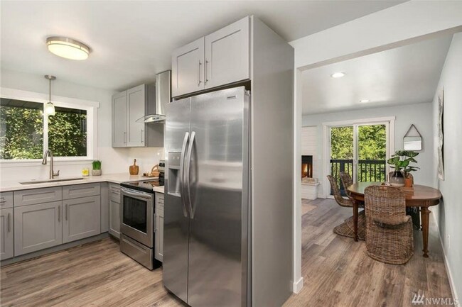 Foto del edificio - 6534 25th Ave SW