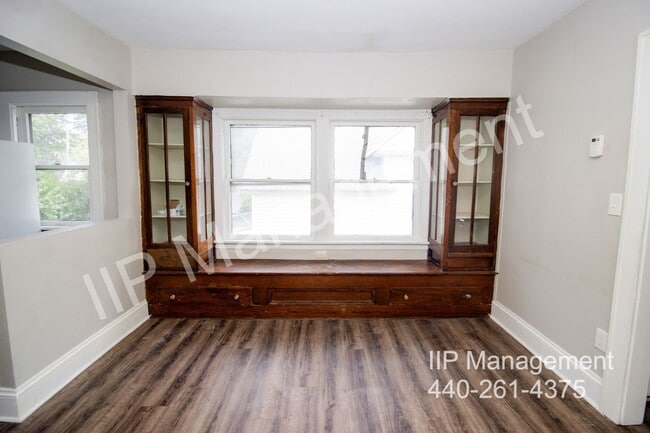 Building Photo - 3204 W 92nd St