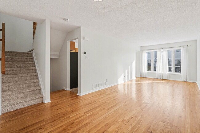 Photo du bâtiment - 1008 Klondike Rd