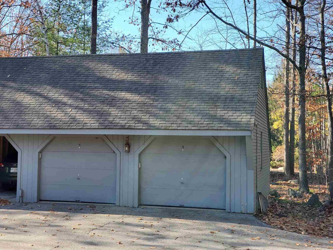 Building Photo - 5 Coach Rd