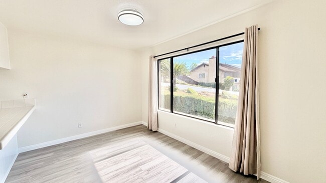 Foto del edificio - Wonderful Split-level Home with Spacious B...