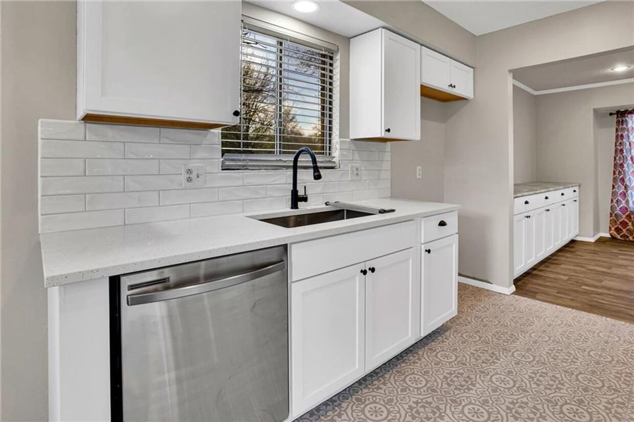 4 Bedroom With Fenced Yard House Rental in Blue Springs, MO