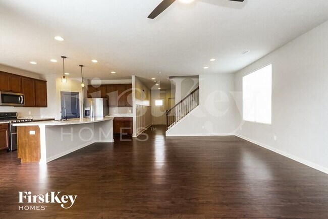 Building Photo - 15445 Eastpark Cir W