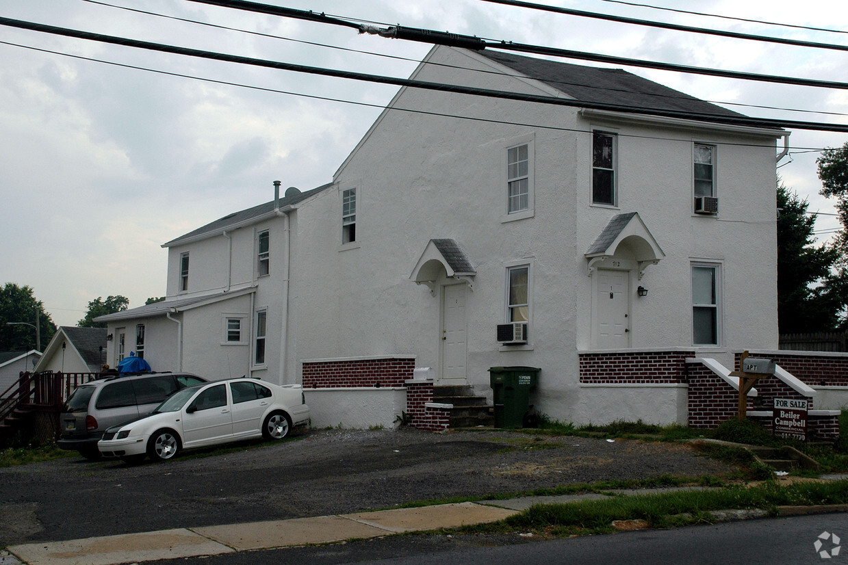 Building Photo - 712 Market St