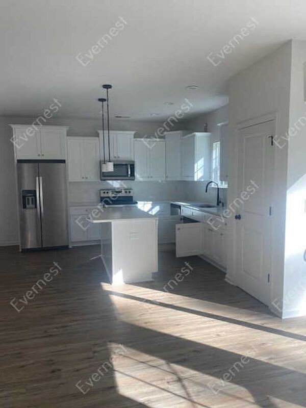 Building Photo - 133 Stilwell Oaks Cir