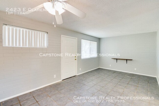 Building Photo - 2423 E Clarendon Ave
