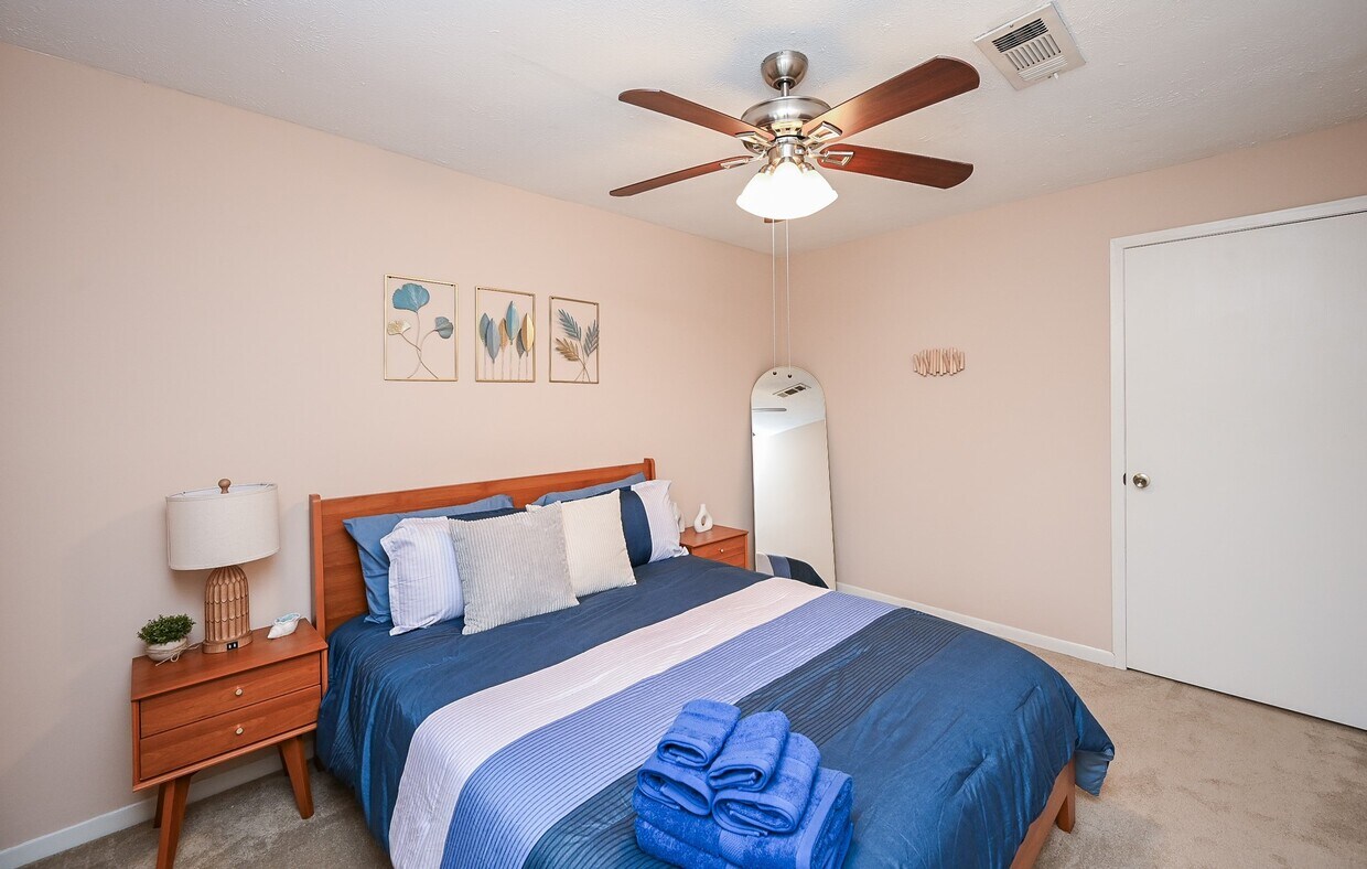 Primary Photo - 19414 Dianeshire Dr