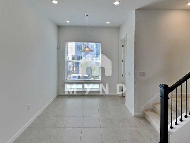 Building Photo - 2353 Brix St