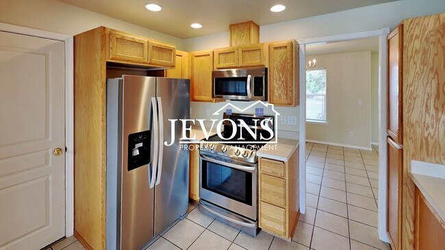 Building Photo - Enjoy this beautiful West Valley home with...
