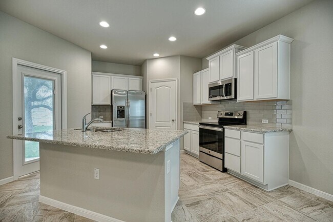 Building Photo - Brand New, Never Lived In 4B/2B Home In Cr...