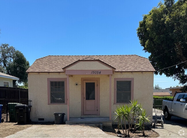 Building Photo - 15054 La Mesa St