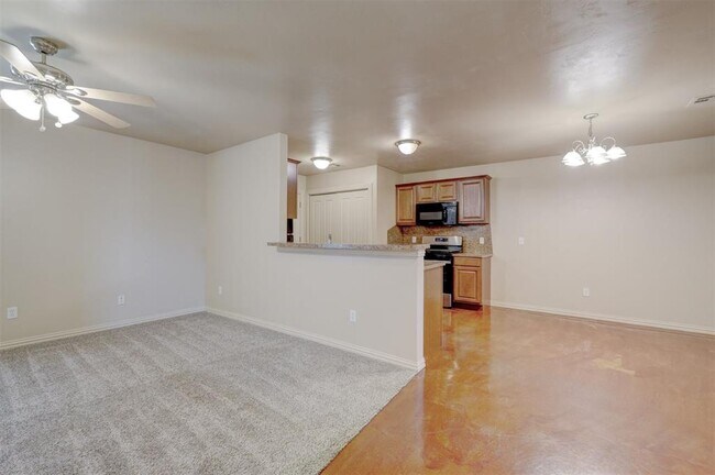 Foto del edificio - 405 Sterling Pointe Way