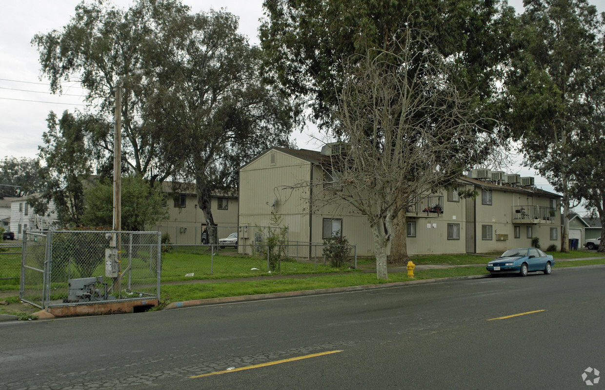 Primary Photo - 414 S G St
