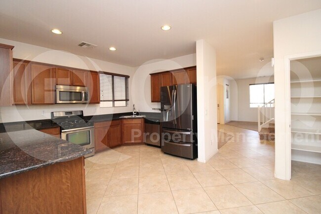 Foto del edificio - 3555 E Tyson St
