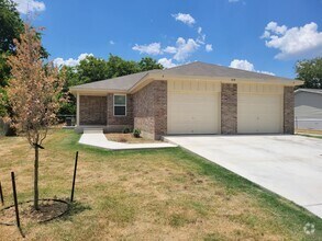 Building Photo - 504 S Juanita Dr