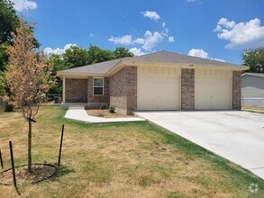 Building Photo - 504 S Juanita Dr