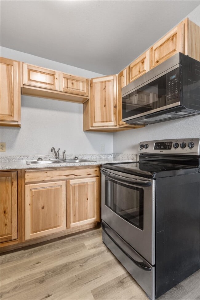 Building Photo - 346 Bench Blvd