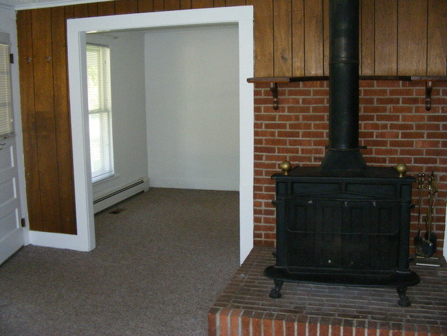 Living Room - 325 N Washington Ave