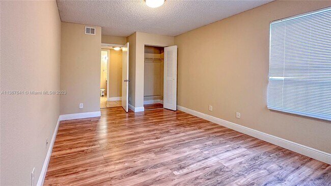 Foto del edificio - 13060 Vista Isles Dr