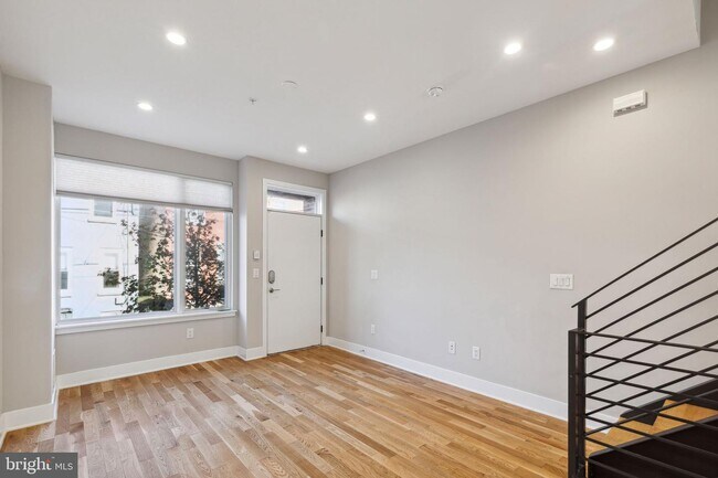 Building Photo - 2642 Manton St