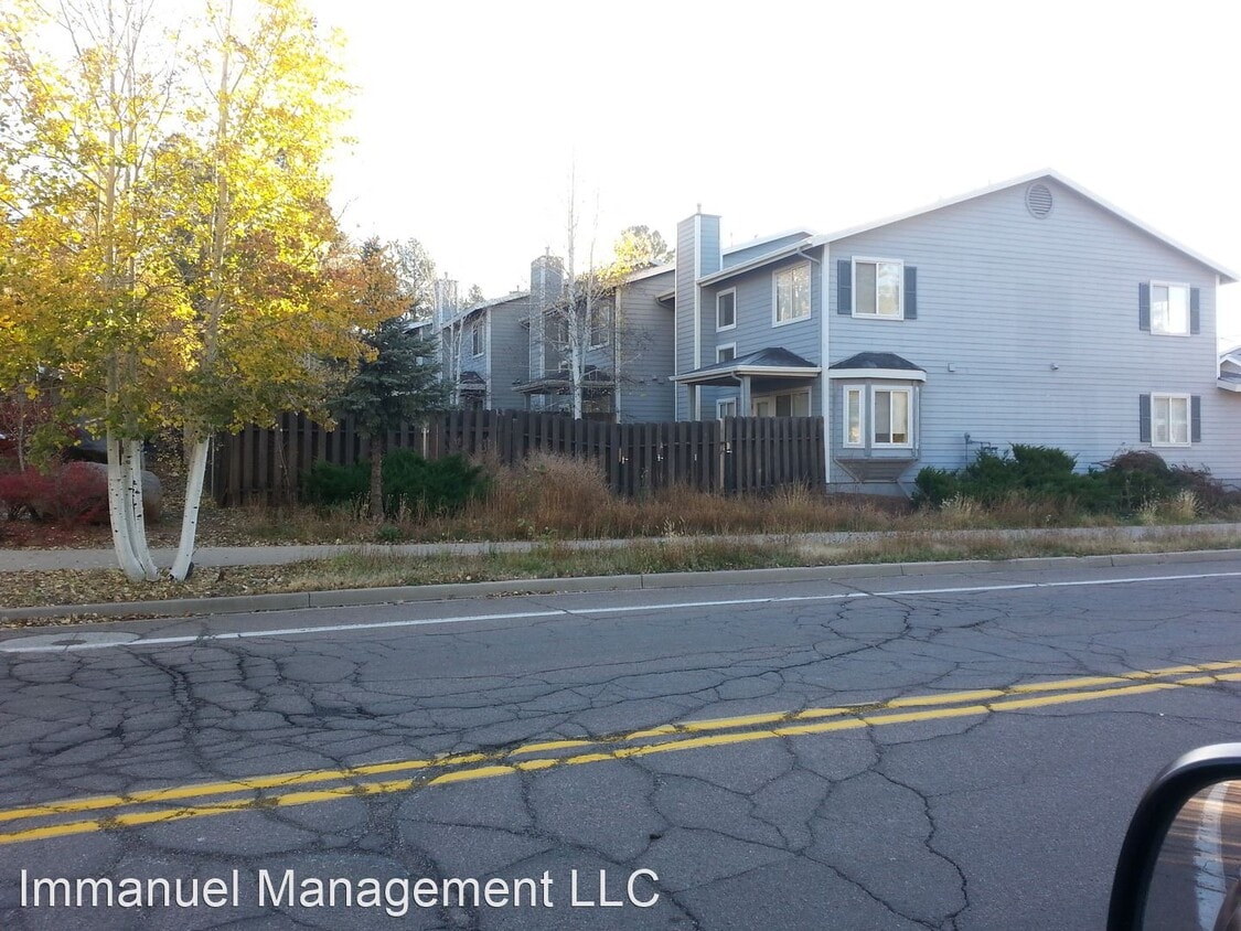 Building Photo - 2 br, 2.5 bath House - 2850 S Highland Mes...